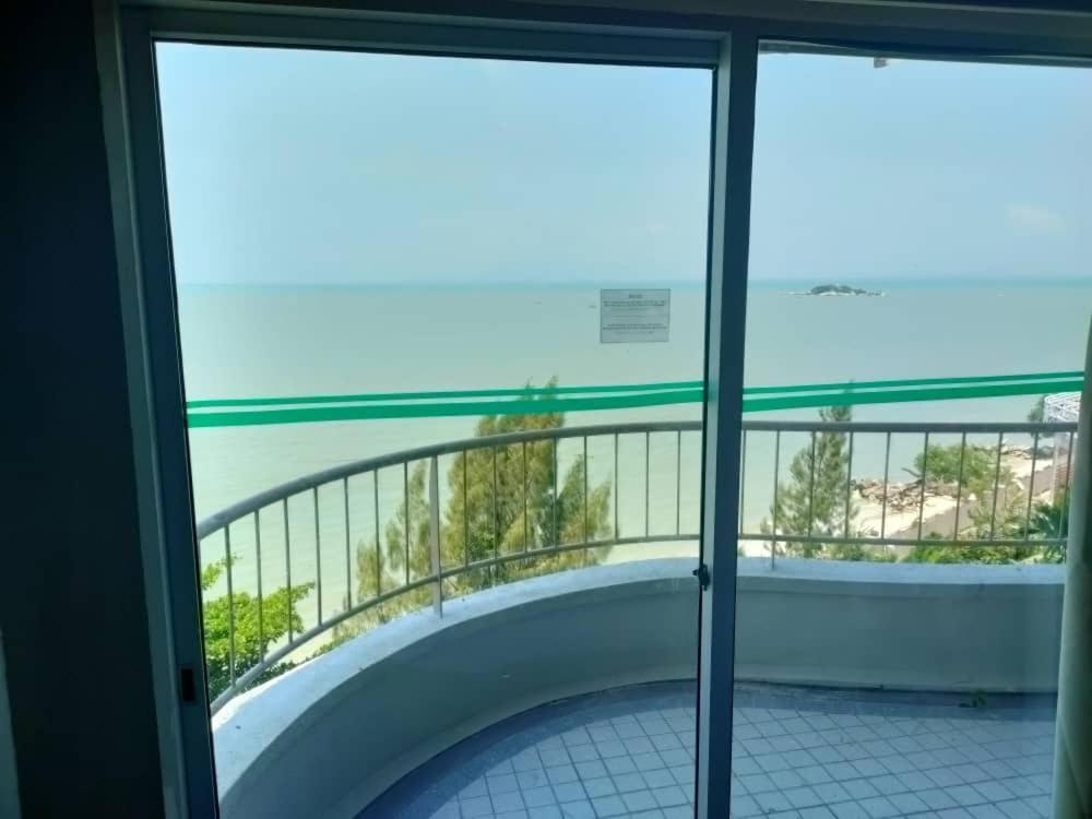 Beachfront Full Sea Penang Tanjung Bungah  Extérieur photo