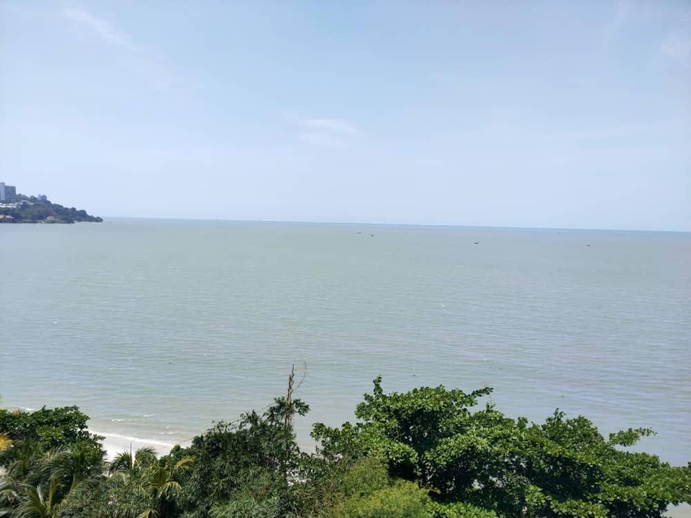 Beachfront Full Sea Penang Tanjung Bungah  Extérieur photo